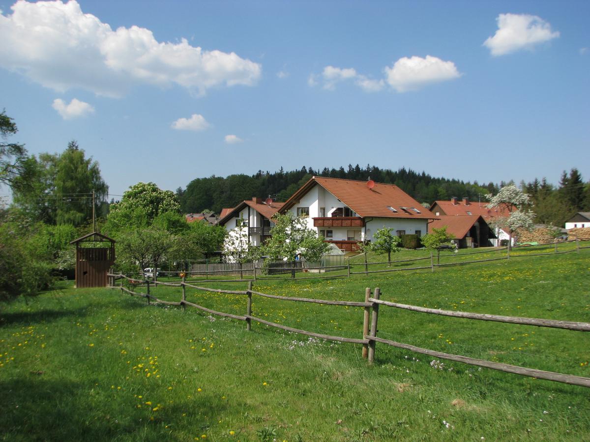 Gasthaus Und Ferienwohnungen Zum Engel Waldbrunn  Extérieur photo