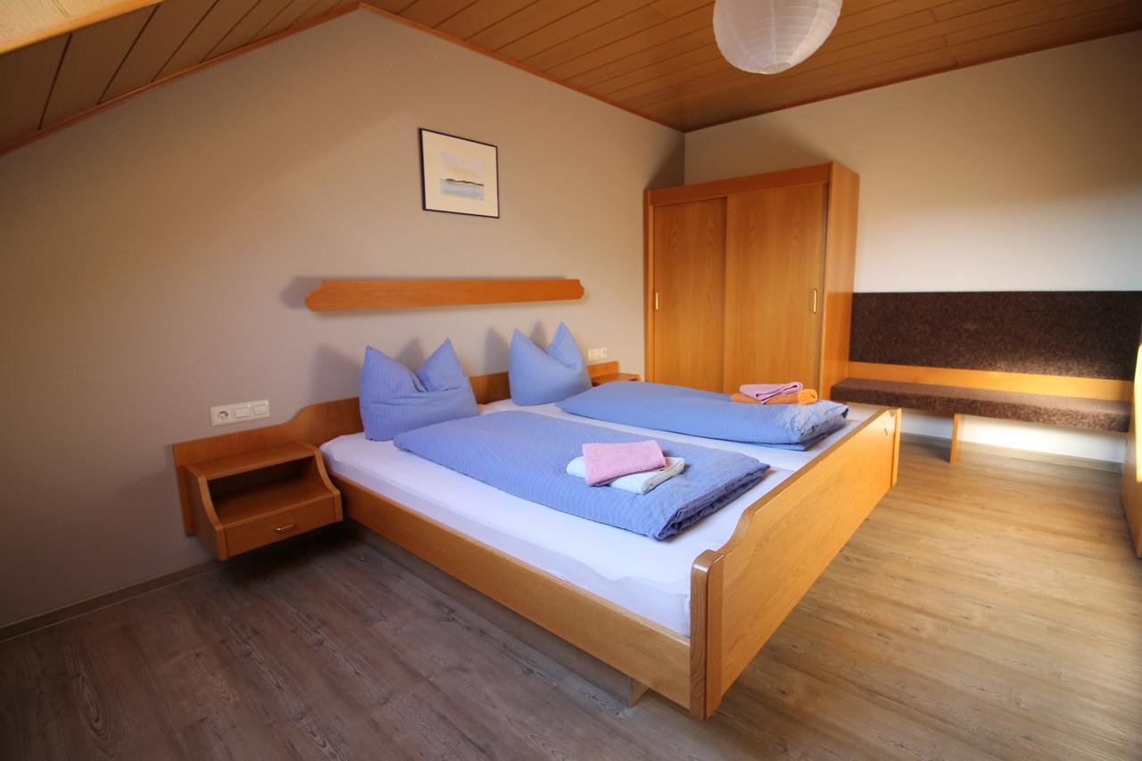 Gasthaus Und Ferienwohnungen Zum Engel Waldbrunn  Chambre photo