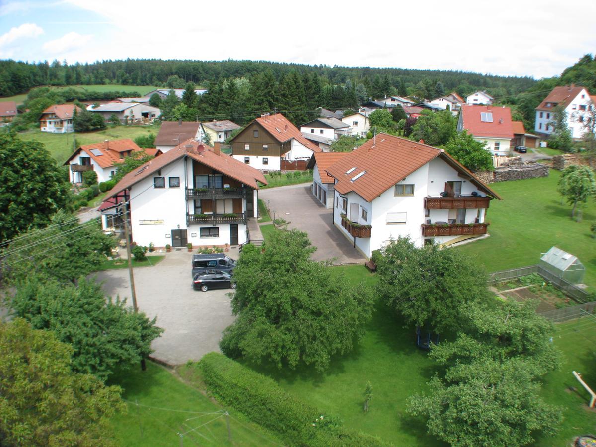 Gasthaus Und Ferienwohnungen Zum Engel Waldbrunn  Extérieur photo